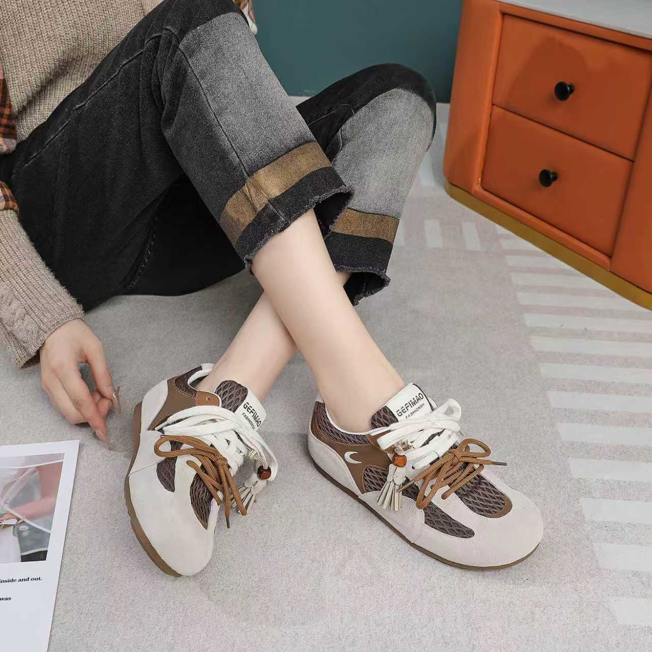 가죽 후드 아웃솔 덕훈 슈즈 여성 2025초가을 새로운 스타일의 편안한 캐주얼화 레트로 스포츠 작은 흰색 슈즈 스포티한 슈즈 여성