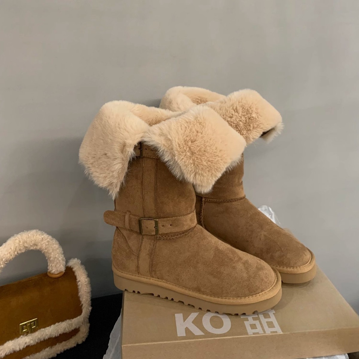 소가죽 양가죽 모피 일체형 스노우 부츠 여성 빈티지한 라운드헤드 플랫 기모 기모 도톰한 미들면 슈즈지만 무릎 부츠는 아닙니다