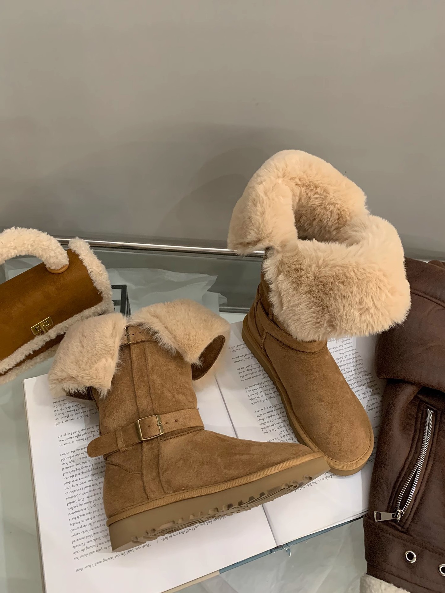 소가죽 양가죽 모피 일체형 스노우 부츠 여성 빈티지한 라운드헤드 플랫 기모 기모 도톰한 미들면 슈즈지만 무릎 부츠는 아닙니다