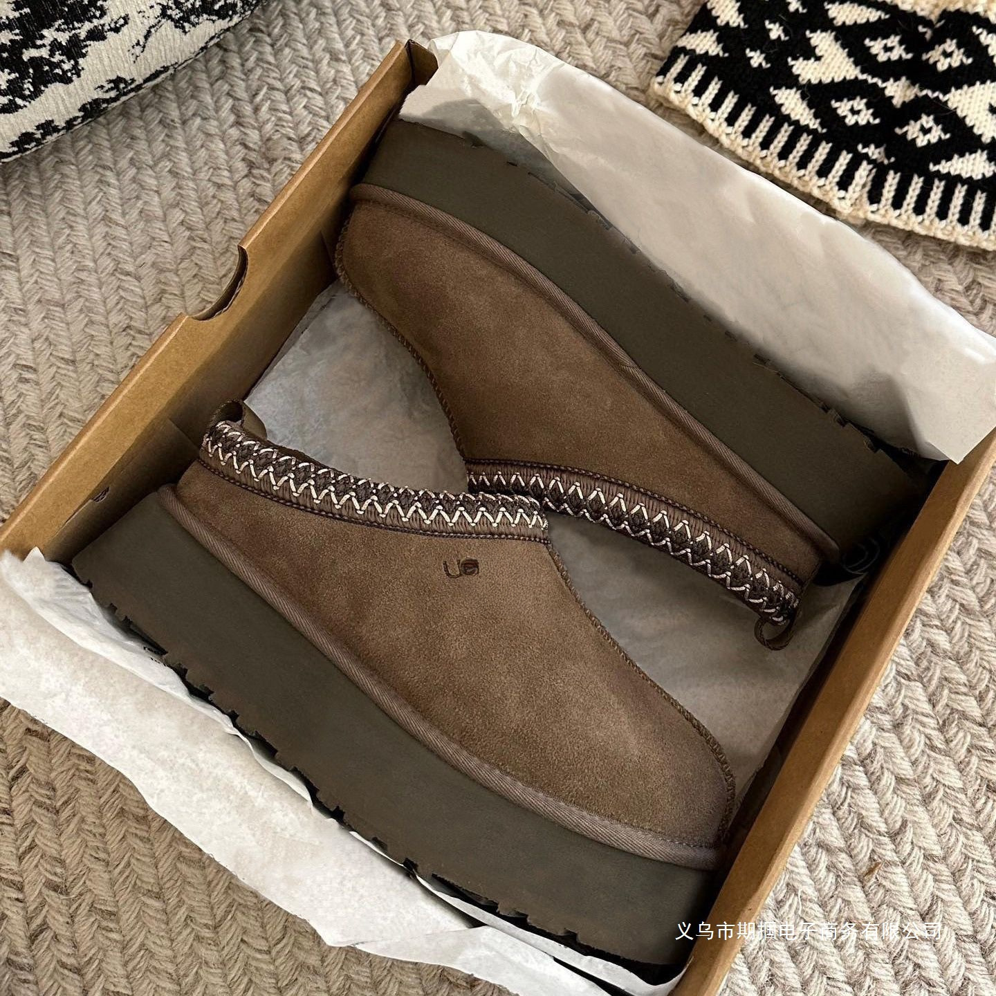 tazz 스노우 부츠 여성 2025 겨울 신상품 통솔 슬리퍼 위에 토트백을 신고 두꺼운 면화를 질질 끌어 미끄럼 방지