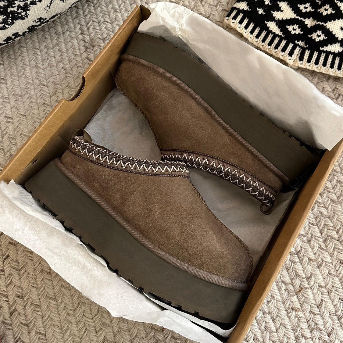 tazz 스노우 부츠 여성 2025 겨울 신상품 통솔 슬리퍼 위에 토트백을 신고 두꺼운 면화를 질질 끌어 미끄럼 방지