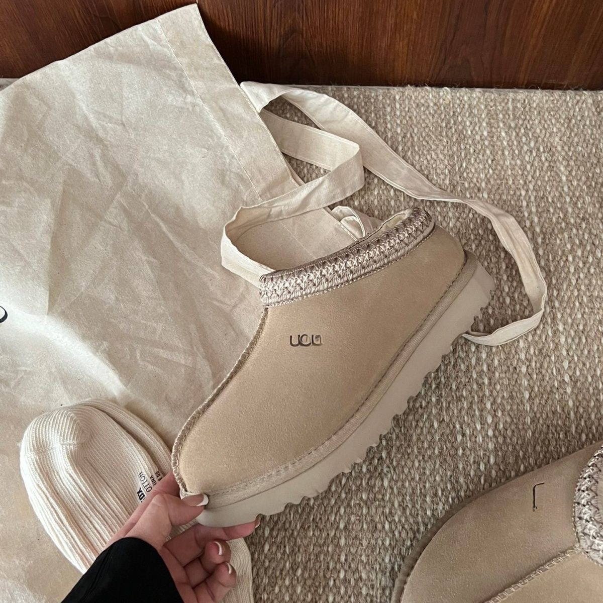 tazz 스노우 부츠 여성 2025 겨울 신상품 통솔 슬리퍼 위에 토트백을 신고 두꺼운 면화를 질질 끌어 미끄럼 방지