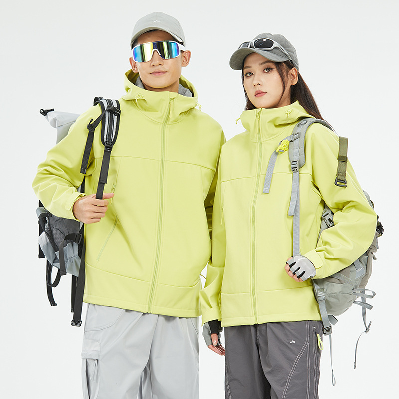 여자는 보모를 덧씌운 부드러운 바람막이 코트남자는 야외 도보 보온 방수 등산복