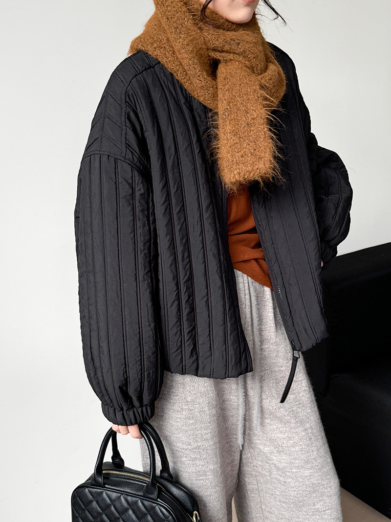 가벼운 한계 라운드 세로줄 누빔 디자인면 아우터 패딩녀