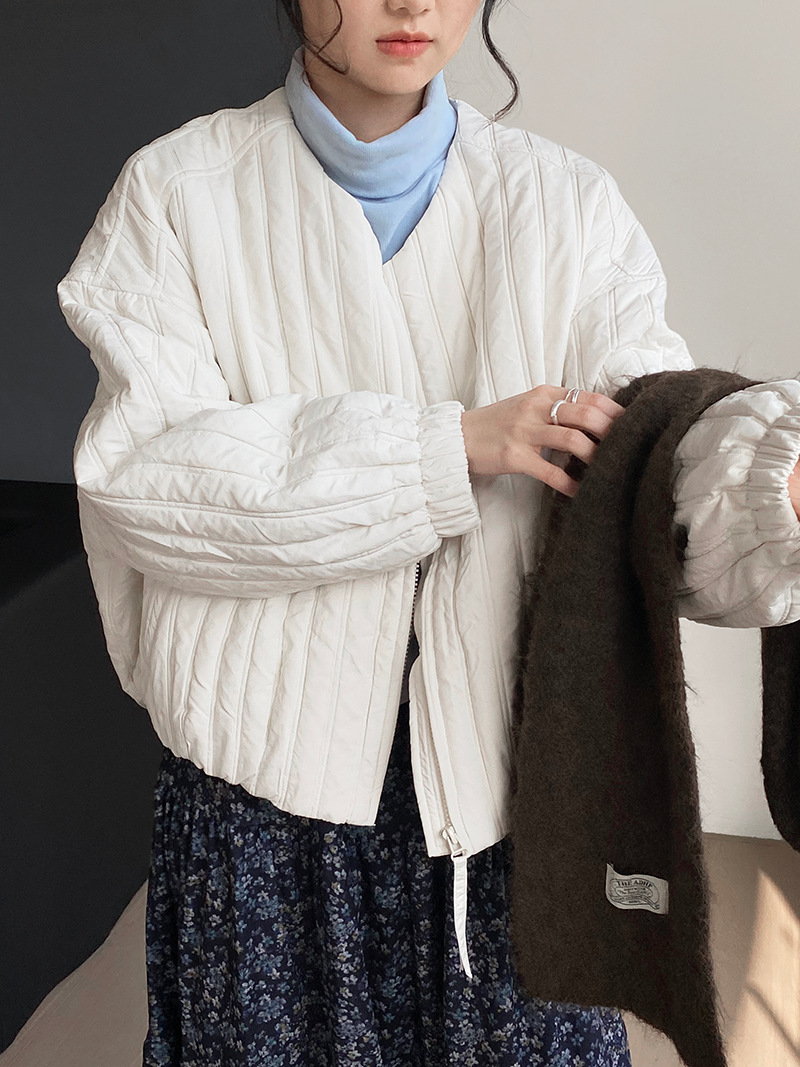 가벼운 한계 라운드 세로줄 누빔 디자인면 아우터 패딩녀