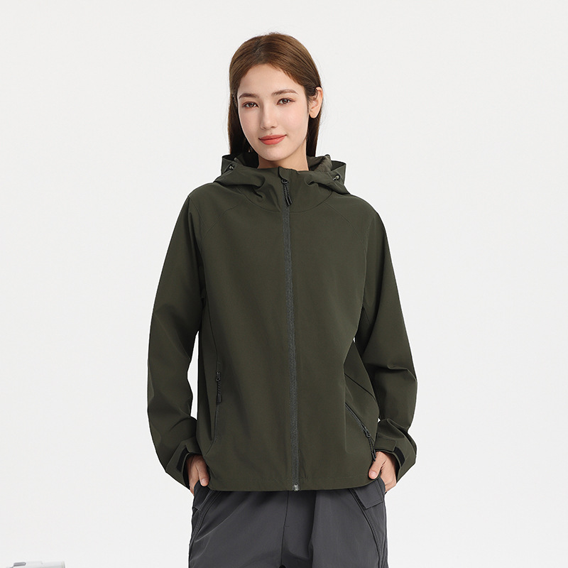 봄 신상 트렌치스판은 같은 기장의 방풍방수 아웃도어 캐주얼 재킷과 커플 등산복