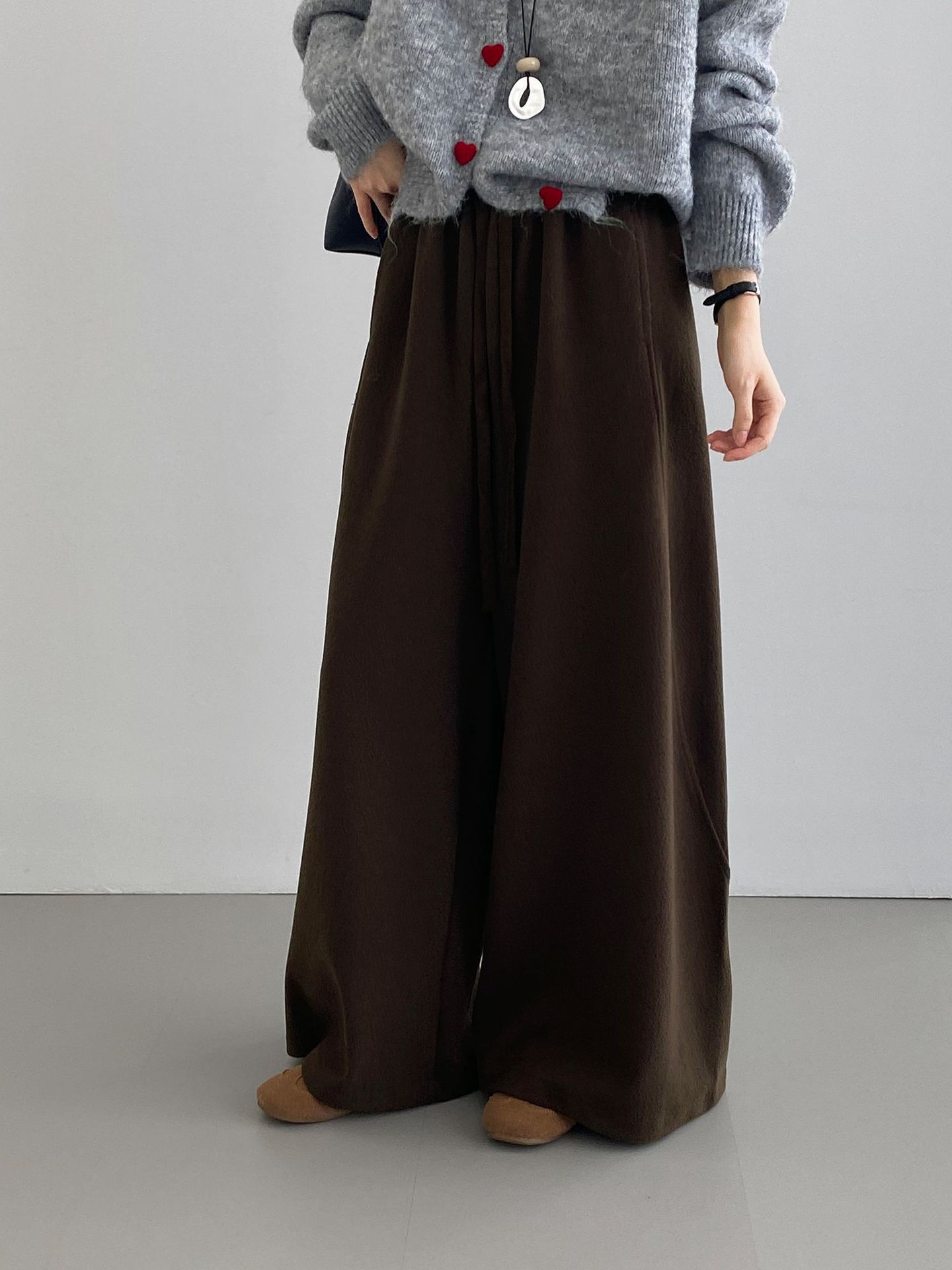 수건 팬츠 나른한 울과 잘 어울리는 슬랙스 팬츠