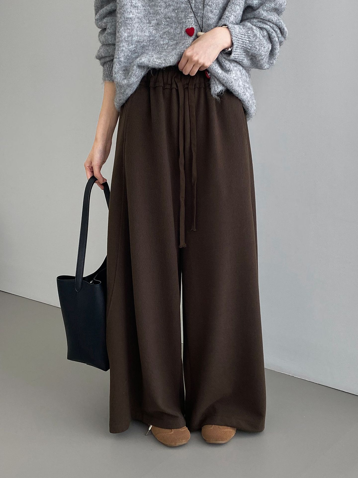 수건 팬츠 나른한 울과 잘 어울리는 슬랙스 팬츠