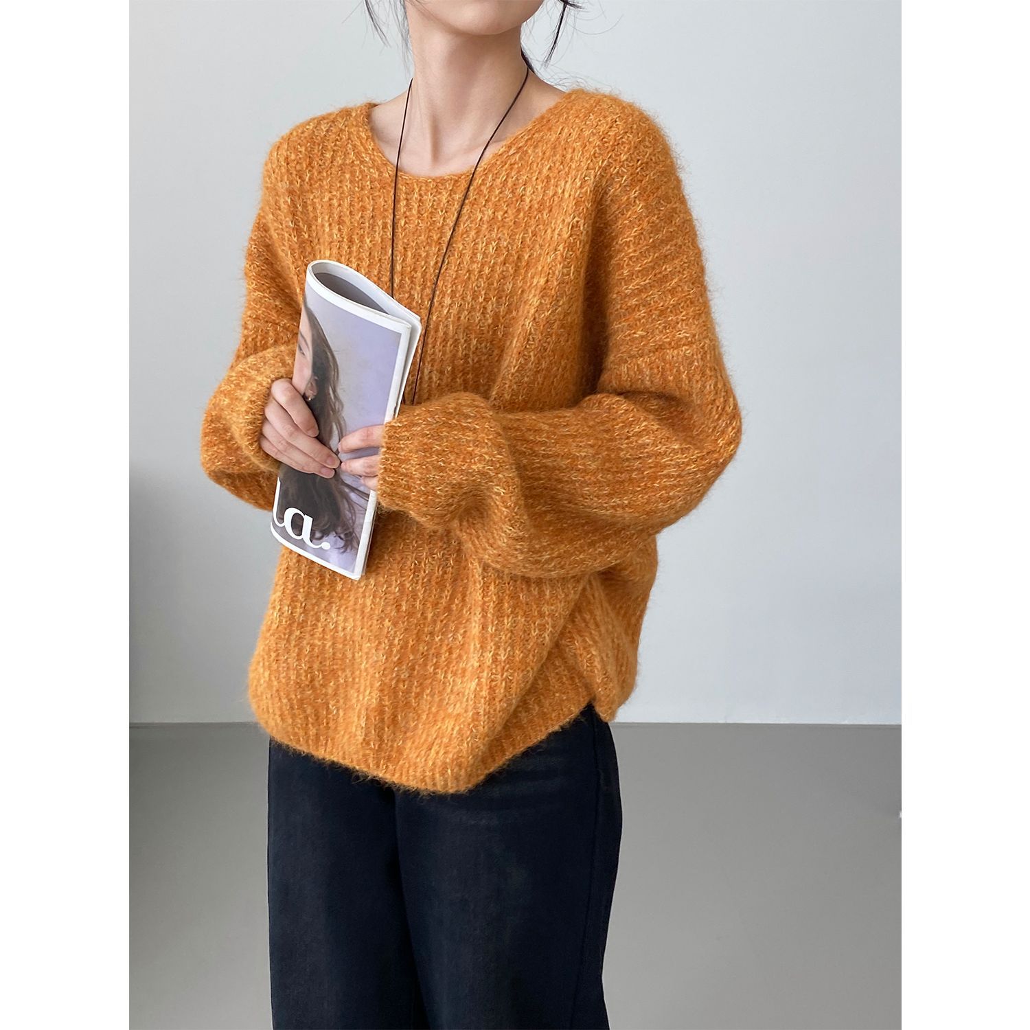 나른한 한국계 스웨터 쫀득쫀득한 니트와 매치해도 좋다