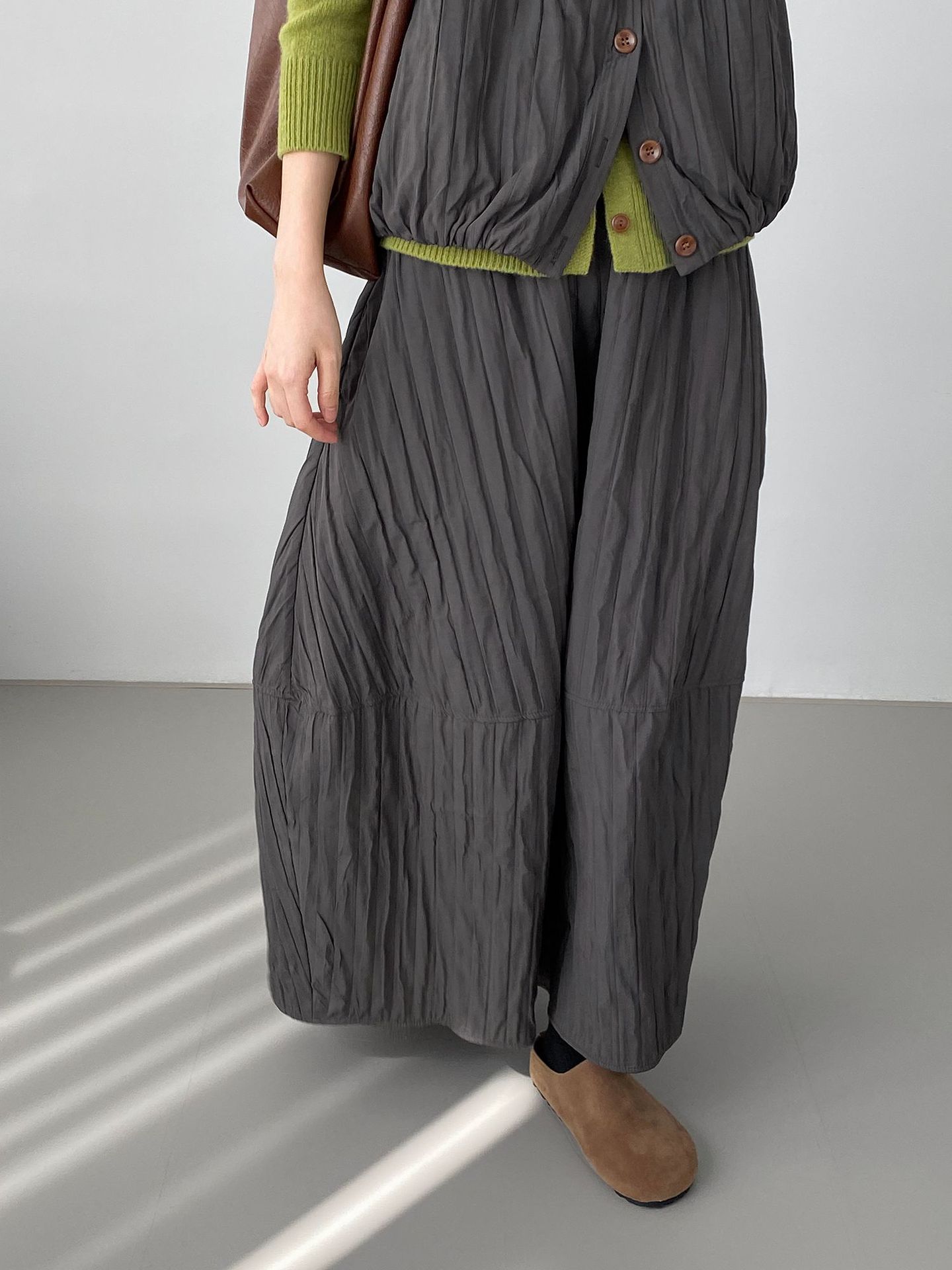 데일 플로랄 세트 라운드넥 누빔 베스트 코트면 날씬해 보이는 스커트 투피스