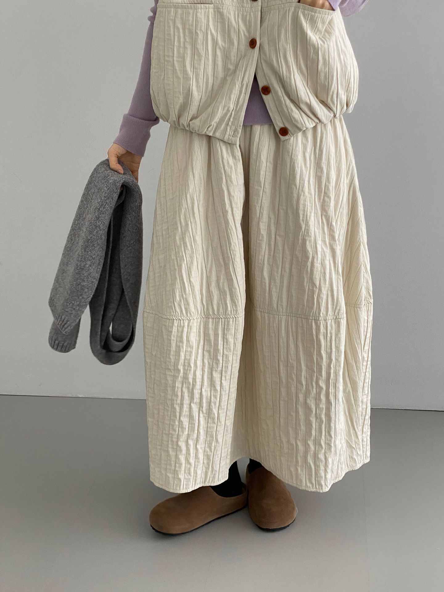 데일 플로랄 세트 라운드넥 누빔 베스트 코트면 날씬해 보이는 스커트 투피스