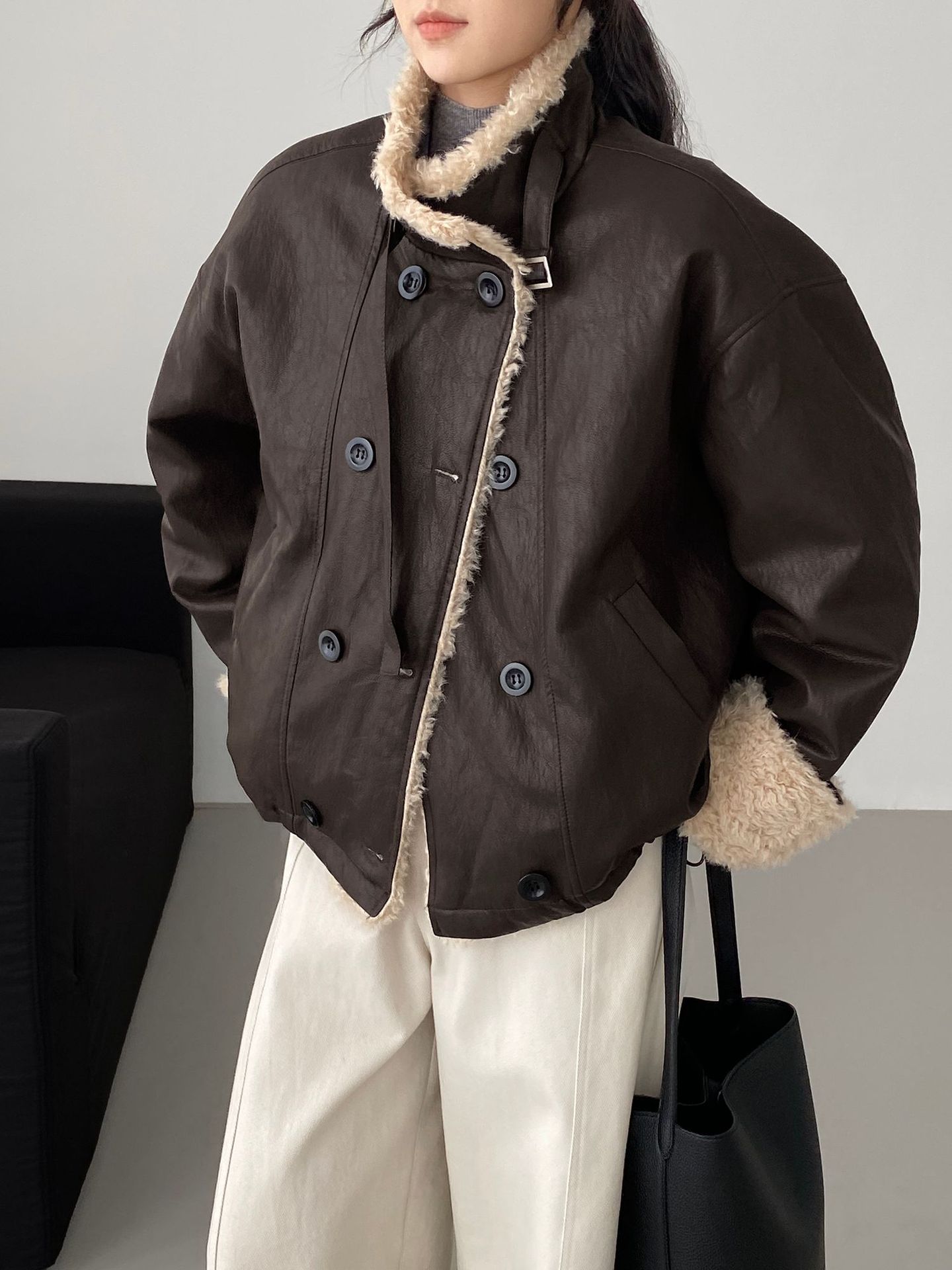 복고 멋스러운 한국계 pu 패딩 여성 스웨이드 패딩 재킷에 흰색 오리털 점퍼