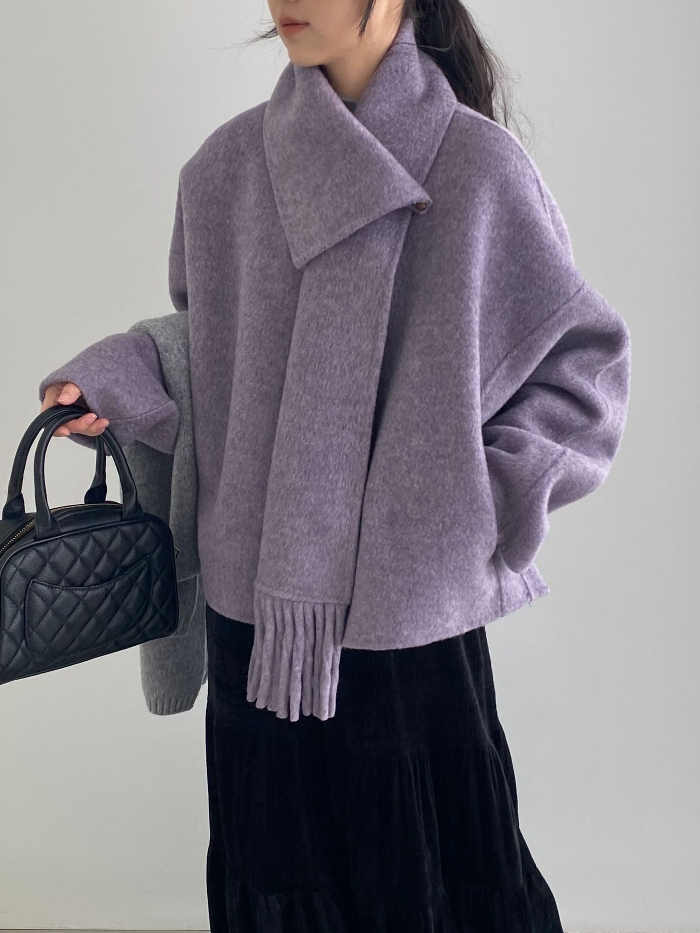 포근한 느낌의 방한용 머플러가 달린 더블 모직 코트 여성스러운 고급스러움 키 작은 울 코트