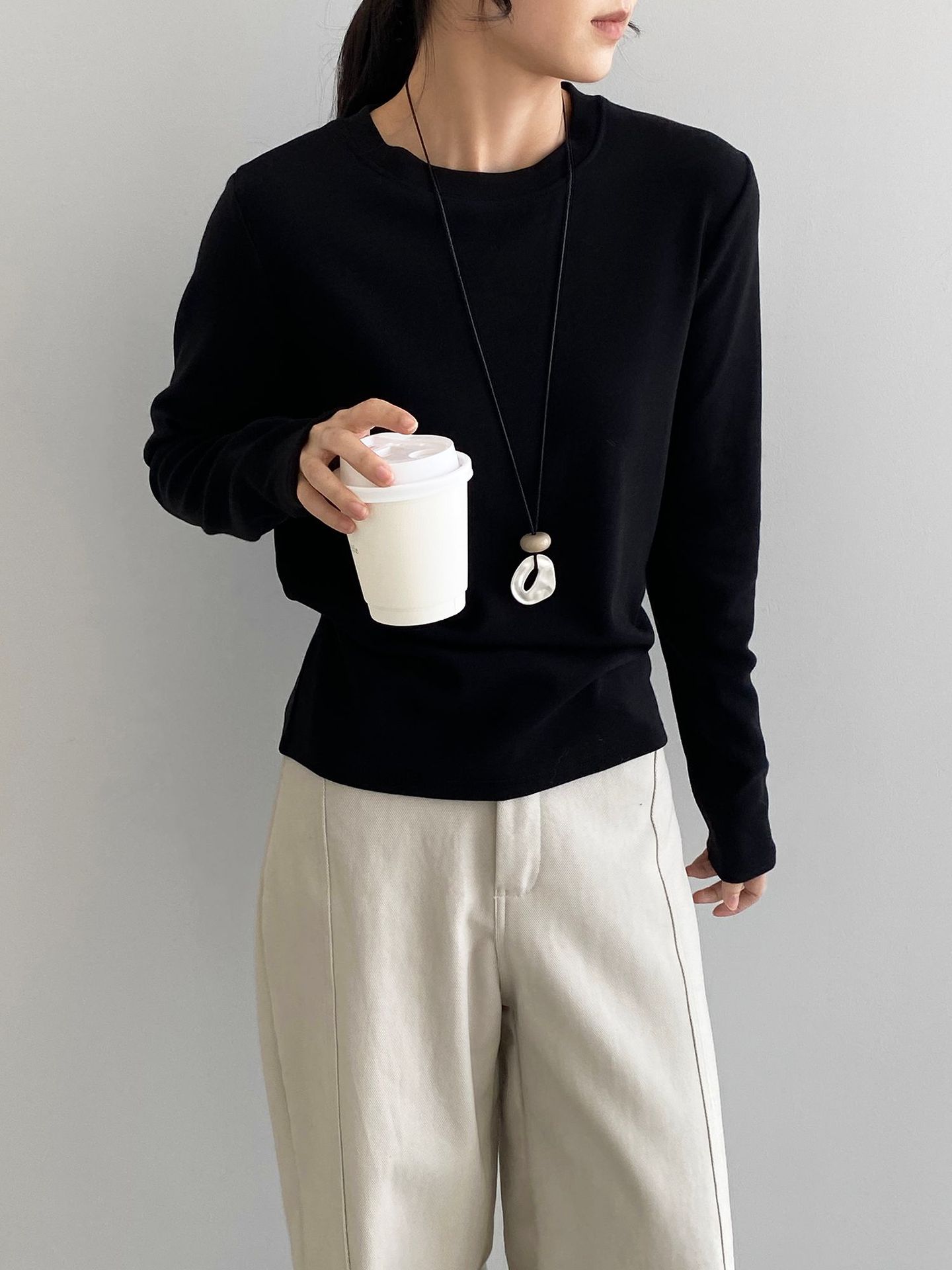 단색 라운드넥에 두툼한 한색 이너 여성의 가을 겨울 이너 레이어드 탑