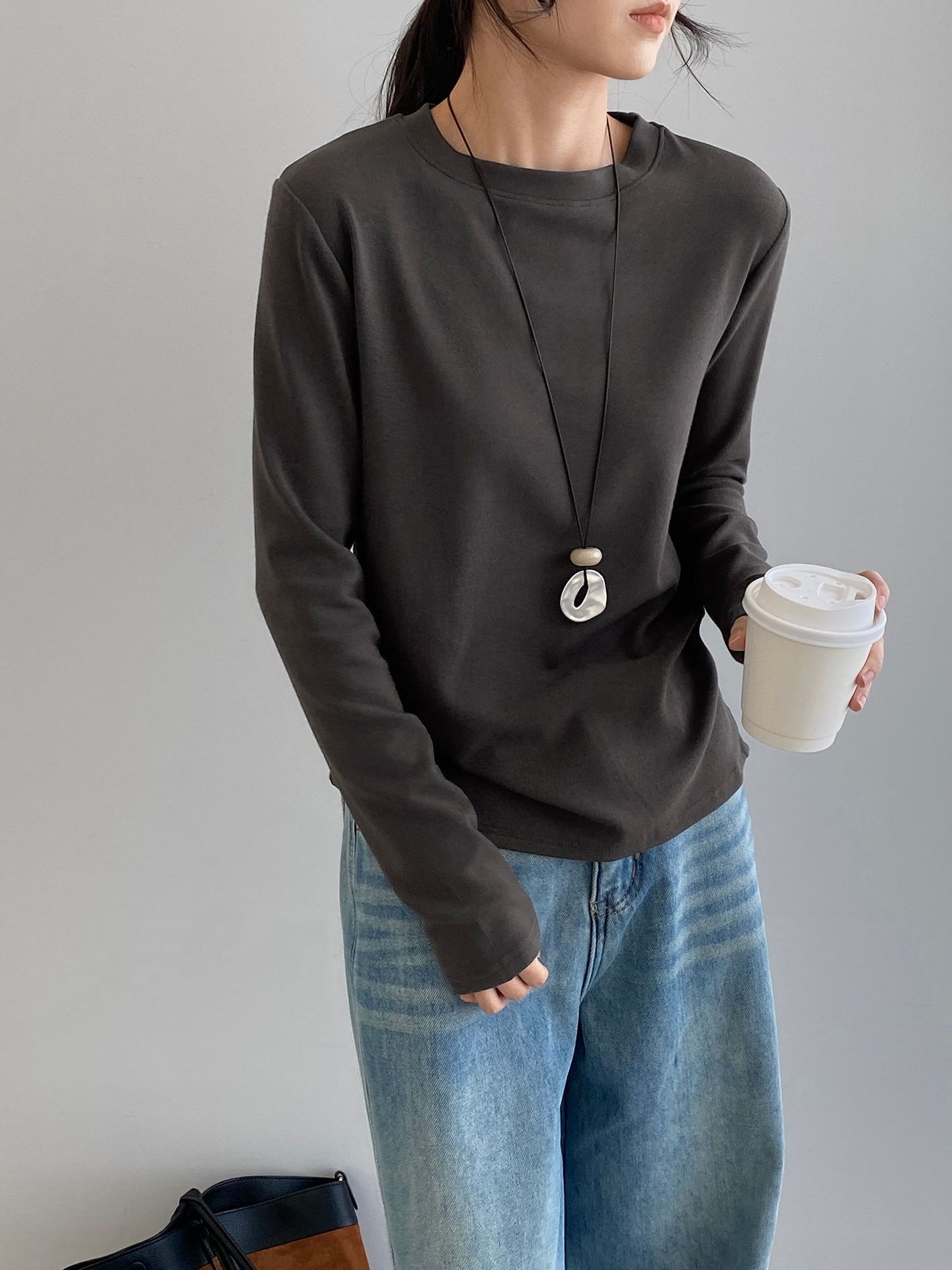 단색 라운드넥에 두툼한 한색 이너 여성의 가을 겨울 이너 레이어드 탑