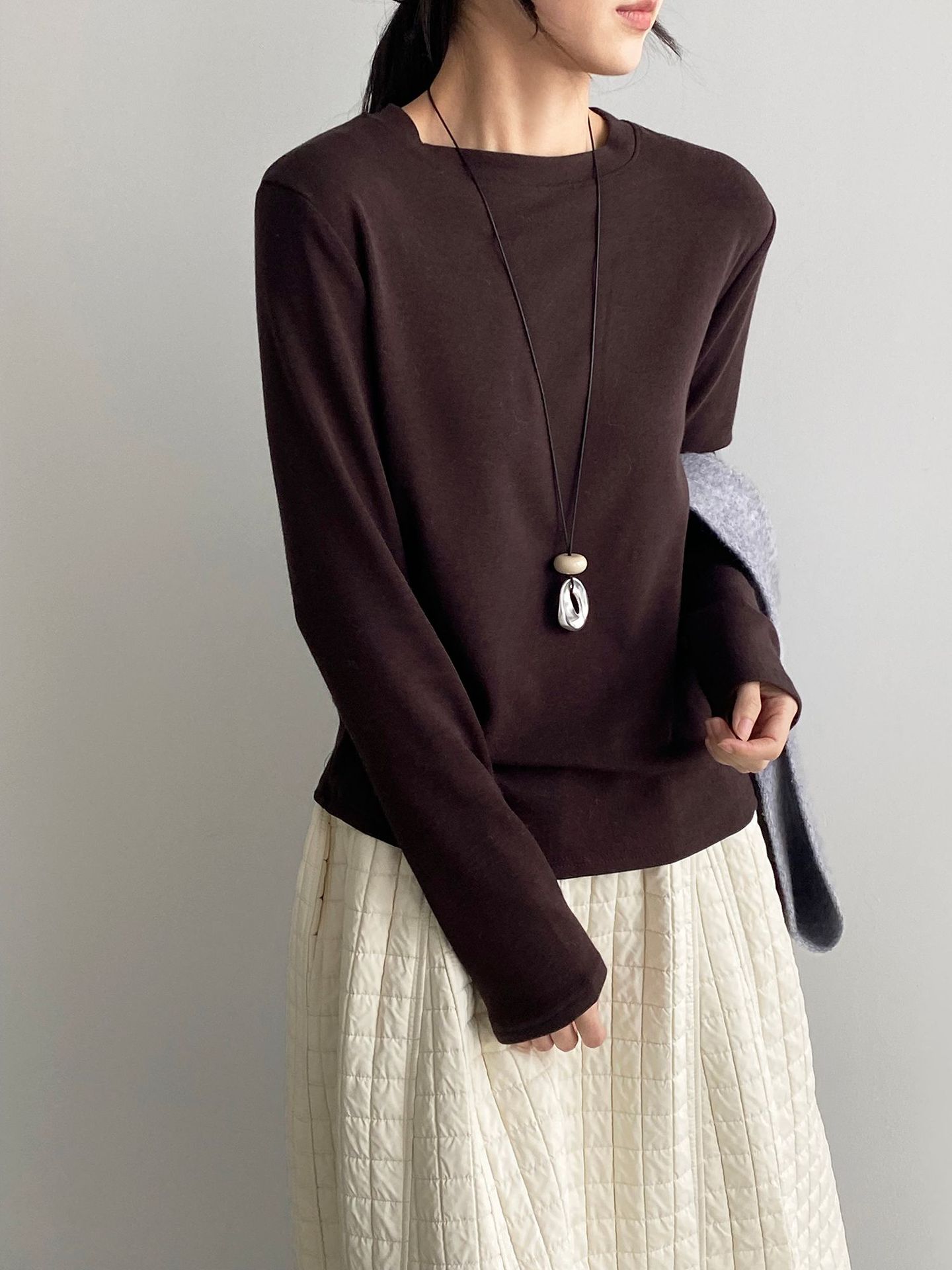 단색 라운드넥에 두툼한 한색 이너 여성의 가을 겨울 이너 레이어드 탑