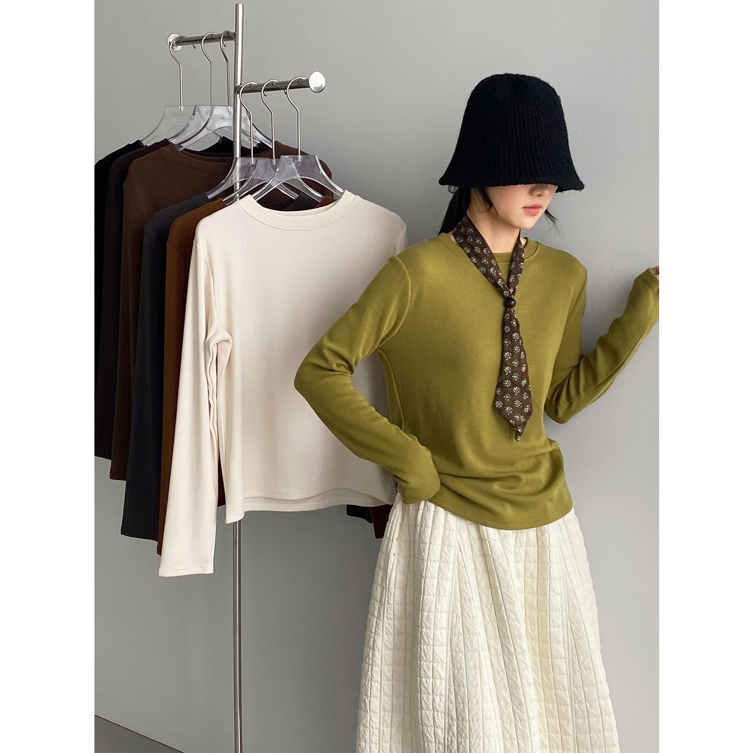 단색 라운드넥에 두툼한 한색 이너 여성의 가을 겨울 이너 레이어드 탑