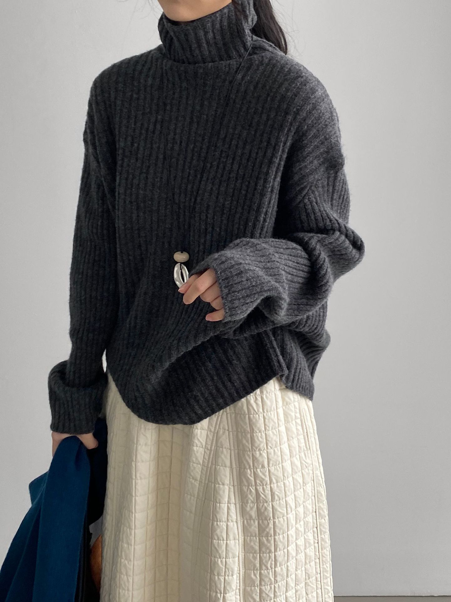 한국계 울 퀄리티 높은 터틀넥 나른한 여성 니트