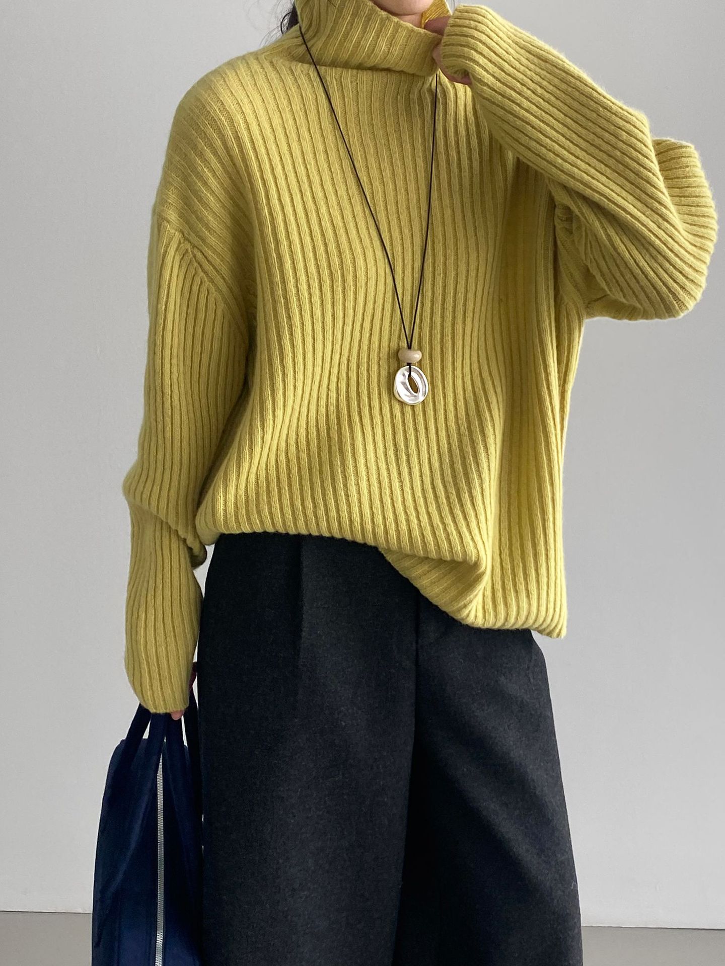 한국계 울 퀄리티 높은 터틀넥 나른한 여성 니트