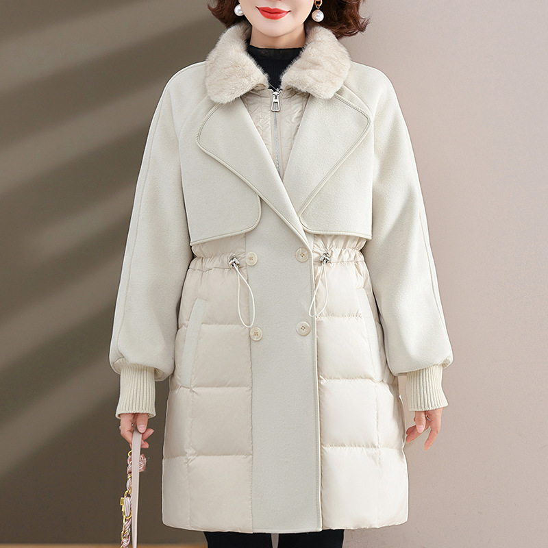 겨울옷 하이패션 미디엄 롱 패딩 점퍼. 중장년층 여성들의 가을 겨울 트렌디한 화이트 오리털 점퍼