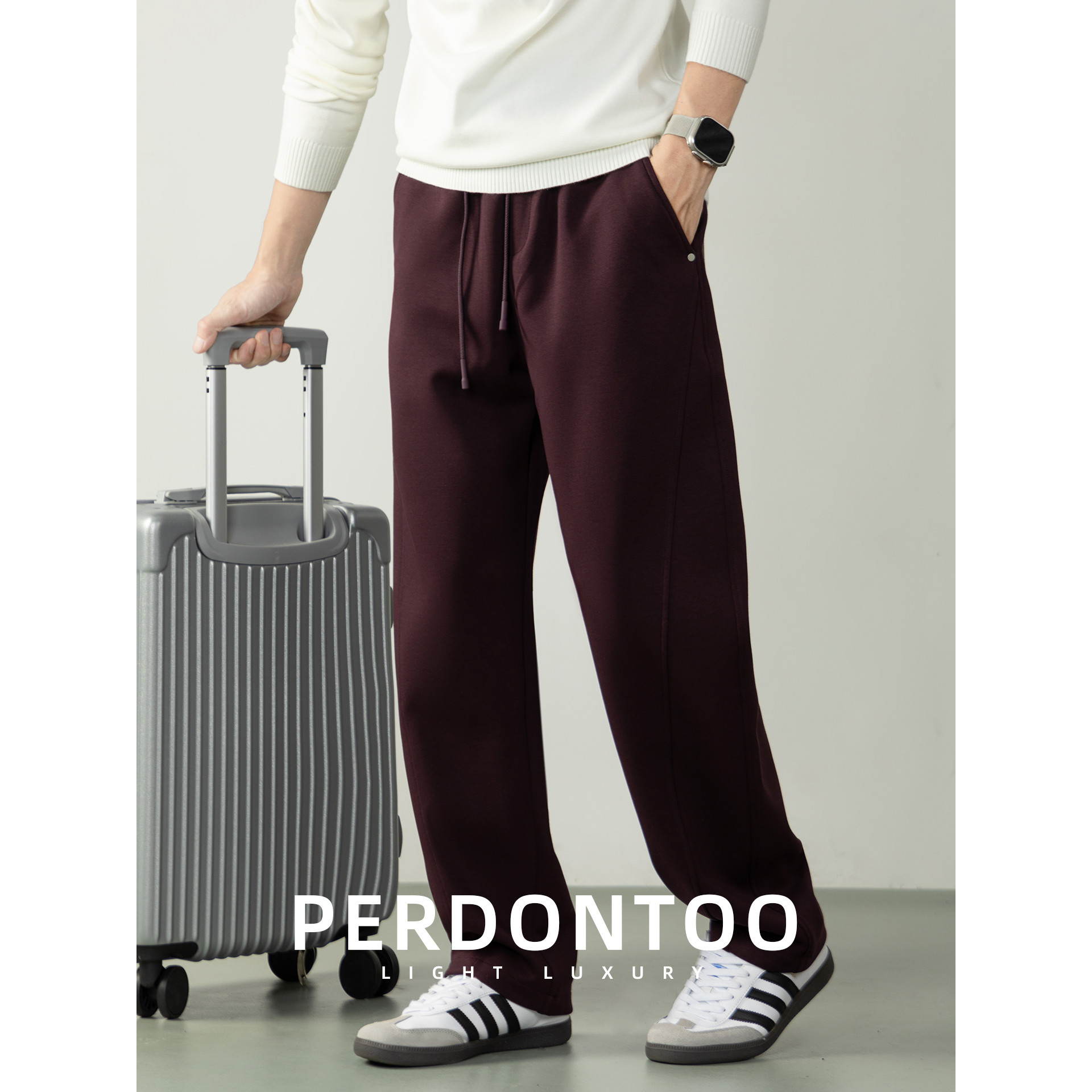 320g 무게감의 도톰한 니트 캐주얼 남성용 가을 겨울 편안한 착 떨어지는 트레이닝 팬츠입니다