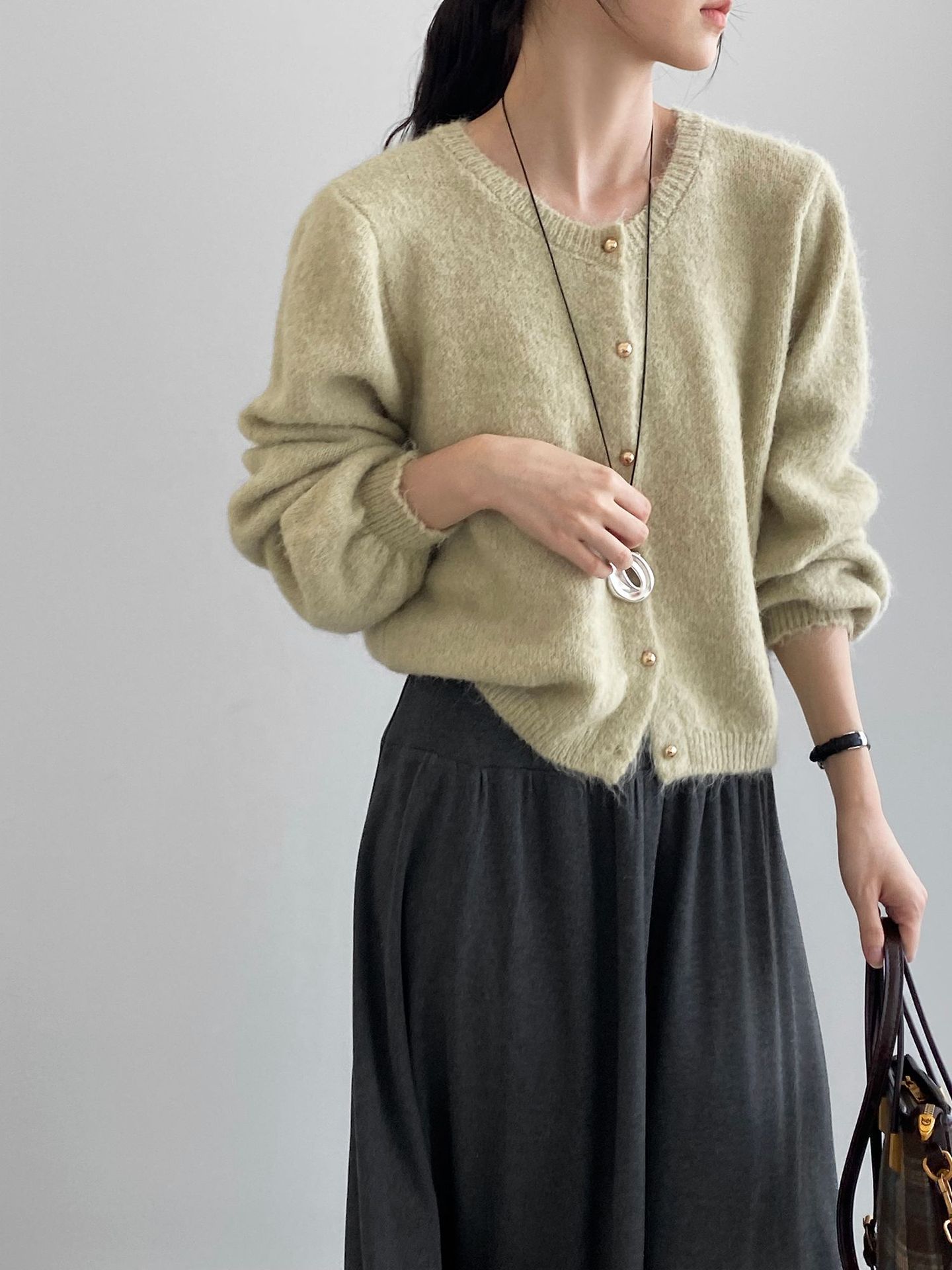 10 울 부드러운 초롱 소매 니트 여성 라운드 칼라 단추 찰밥 스웨터