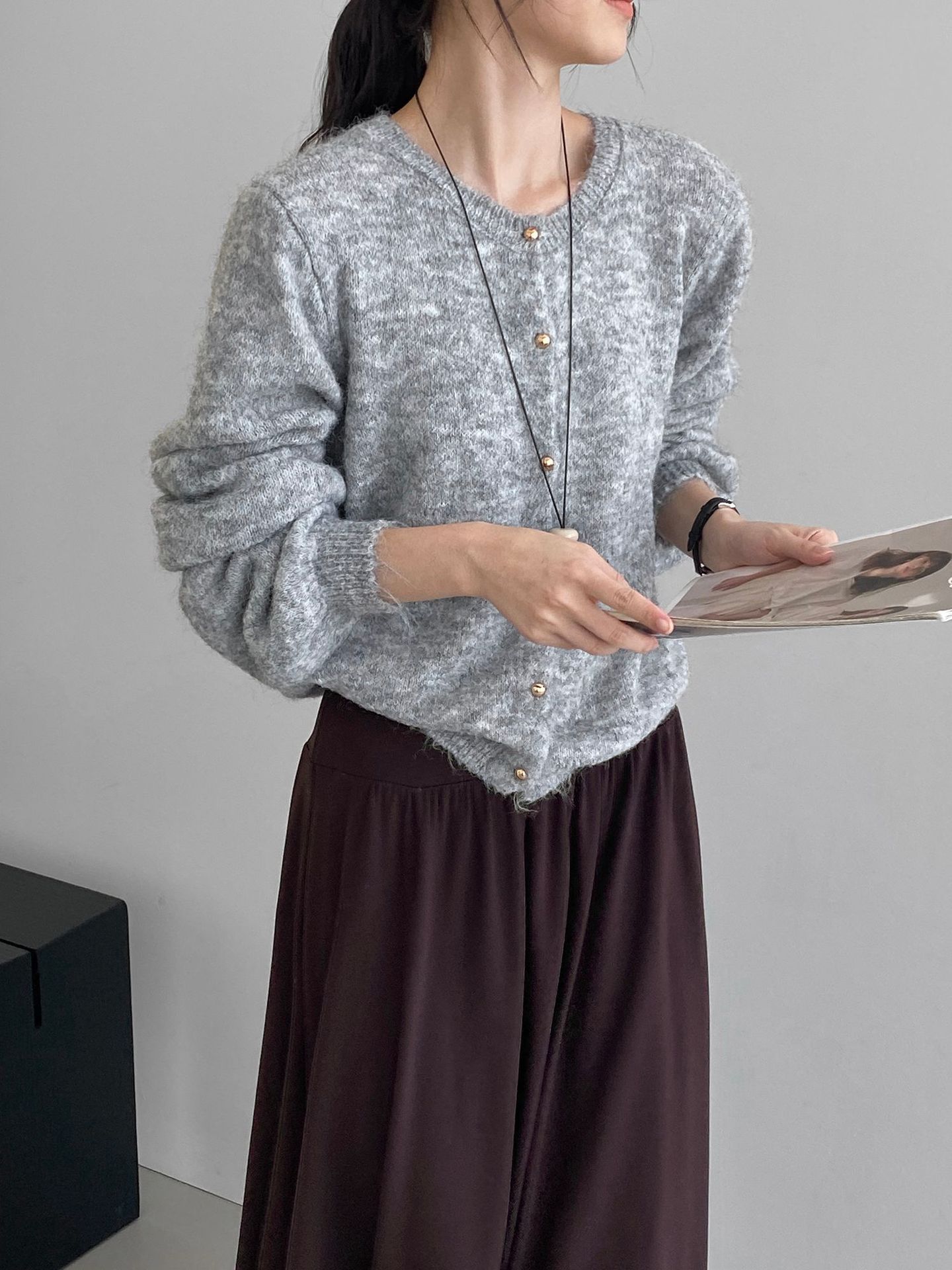 10 울 부드러운 초롱 소매 니트 여성 라운드 칼라 단추 찰밥 스웨터