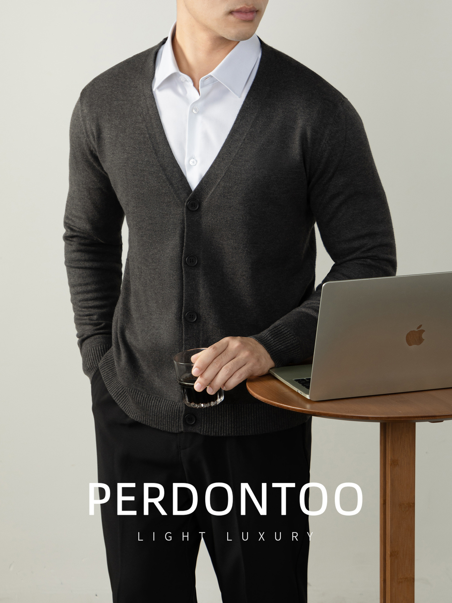 두툼한 보풀 방지 셀룰러 니트 가을-겨울 따뜻함 나른한 남성 카디건 코트입니다