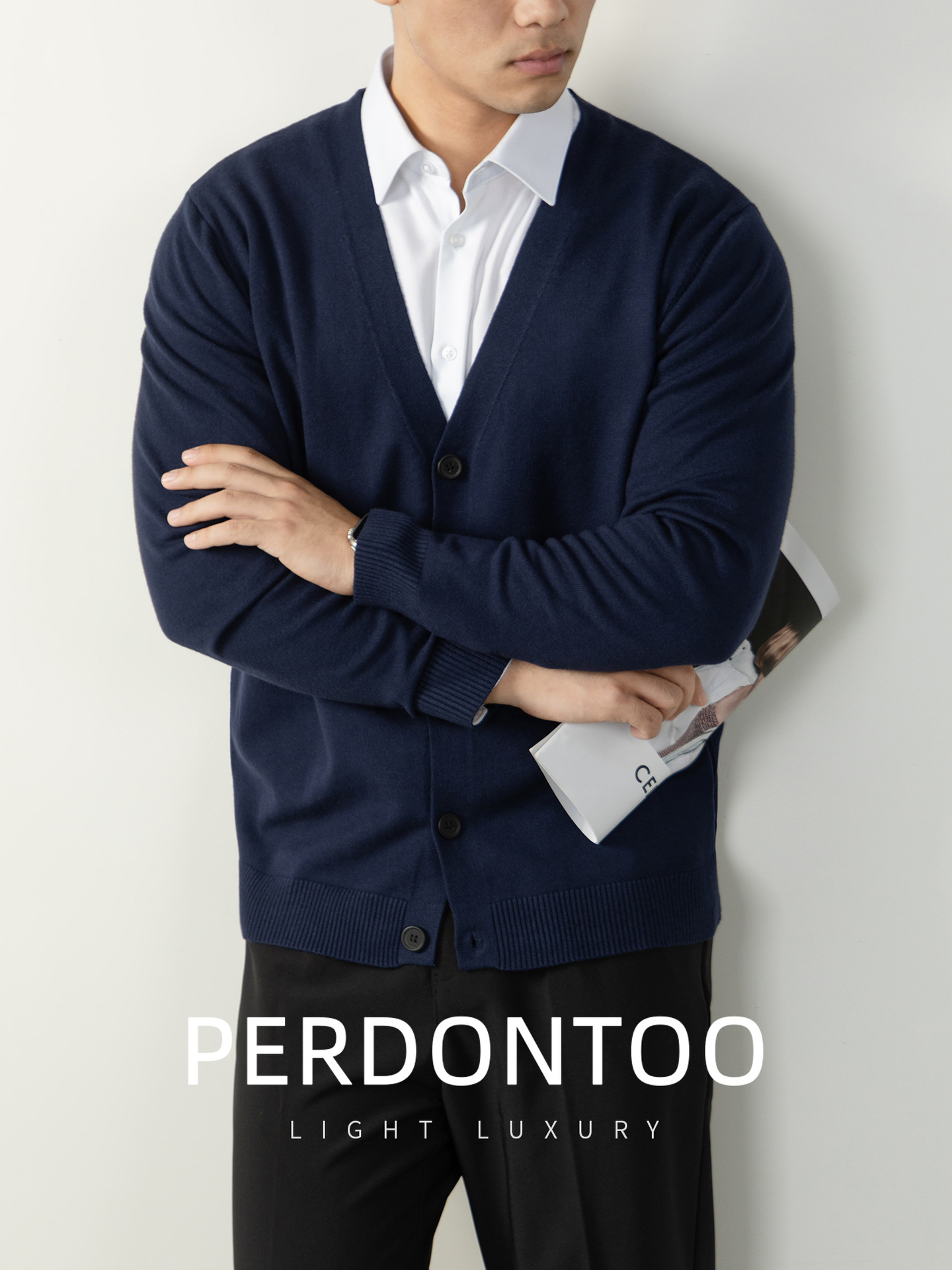 두툼한 보풀 방지 셀룰러 니트 가을-겨울 따뜻함 나른한 남성 카디건 코트입니다