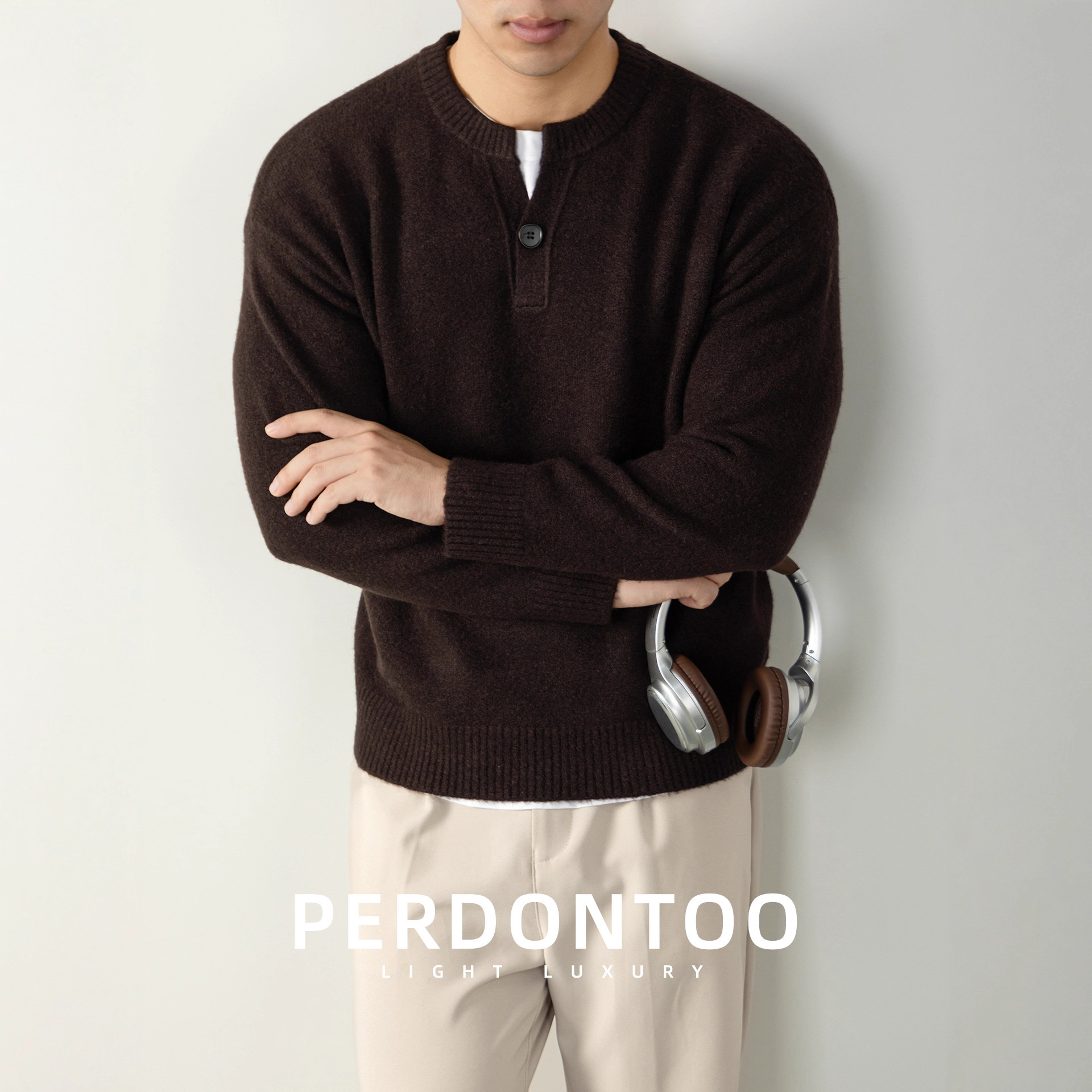 내추럴 울 싱글 단추 헨리넥 스웨터 남성 캐주얼하고 늘어짐 있는 가을 겨울 니트입니다