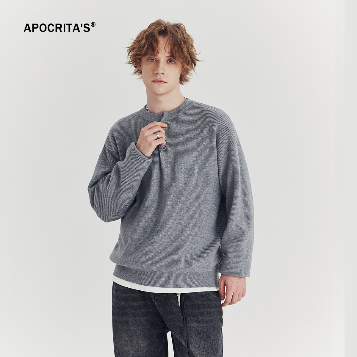 남성복 가을 겨울 반오픈 니트 남성패션 고급스러움의 루즈핏 니트 긴팔 이너