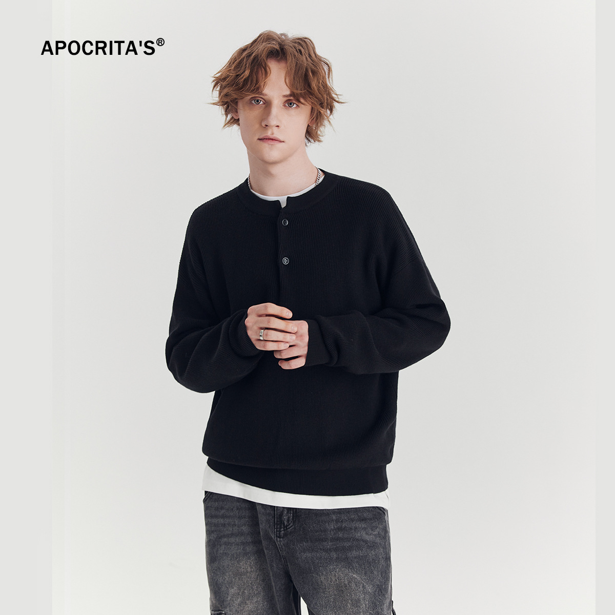 남성복 가을 겨울 반오픈 니트 남성패션 고급스러움의 루즈핏 니트 긴팔 이너