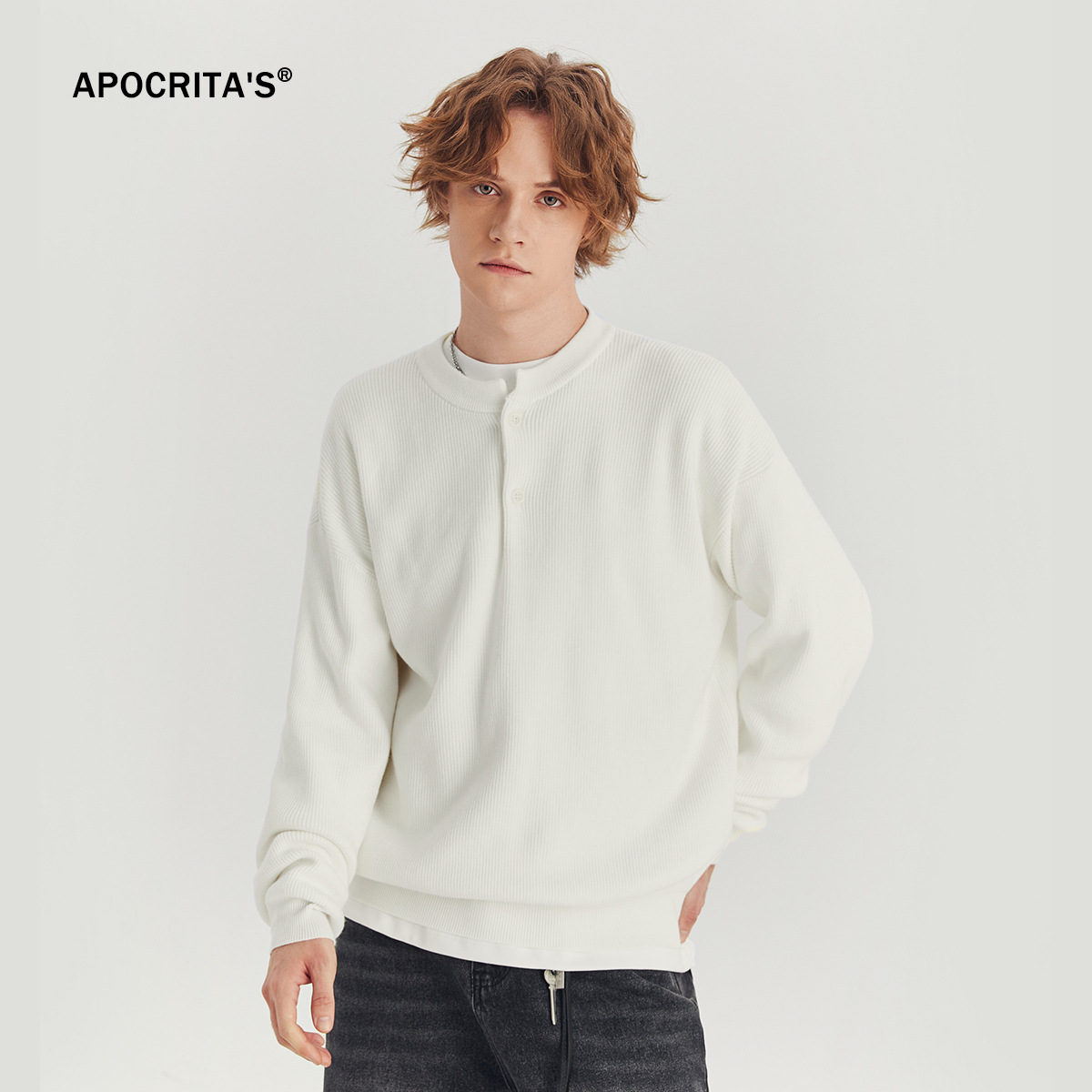 남성복 가을 겨울 반오픈 니트 남성패션 고급스러움의 루즈핏 니트 긴팔 이너