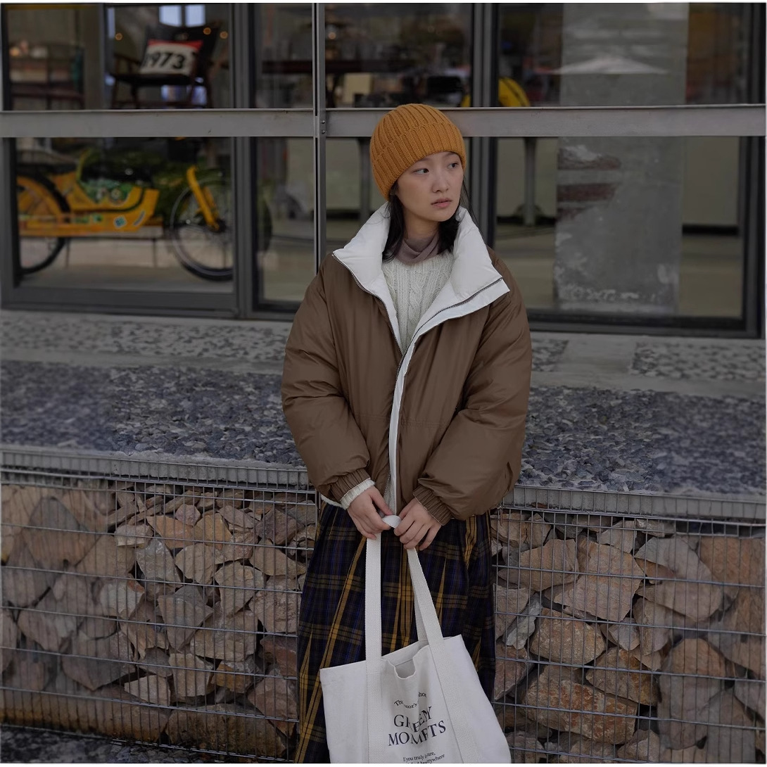 겨울 신상 패딩 여성 쇼트 기장 90 화이트 오리털 디자인으로 방한에도 어디에나 걸치기 좋습니다