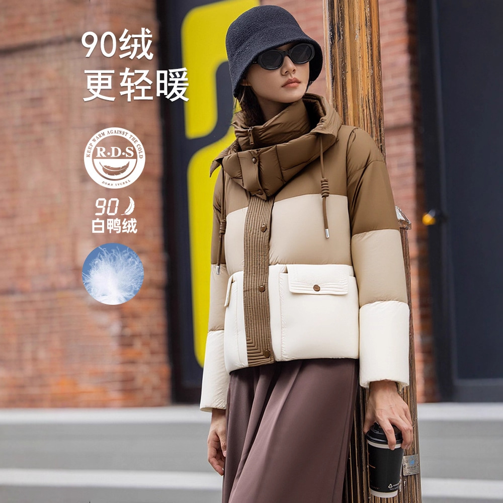 쇼트 기장의 고급스러운 컬러감의 다운점퍼와 트렌디한 키 방한 빵복 아우터