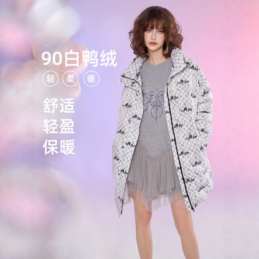 2025 신상품 유미 롱 체판 자수 고급 감각의 스타일리시한 빵옷 내추럴 아우터 다운
