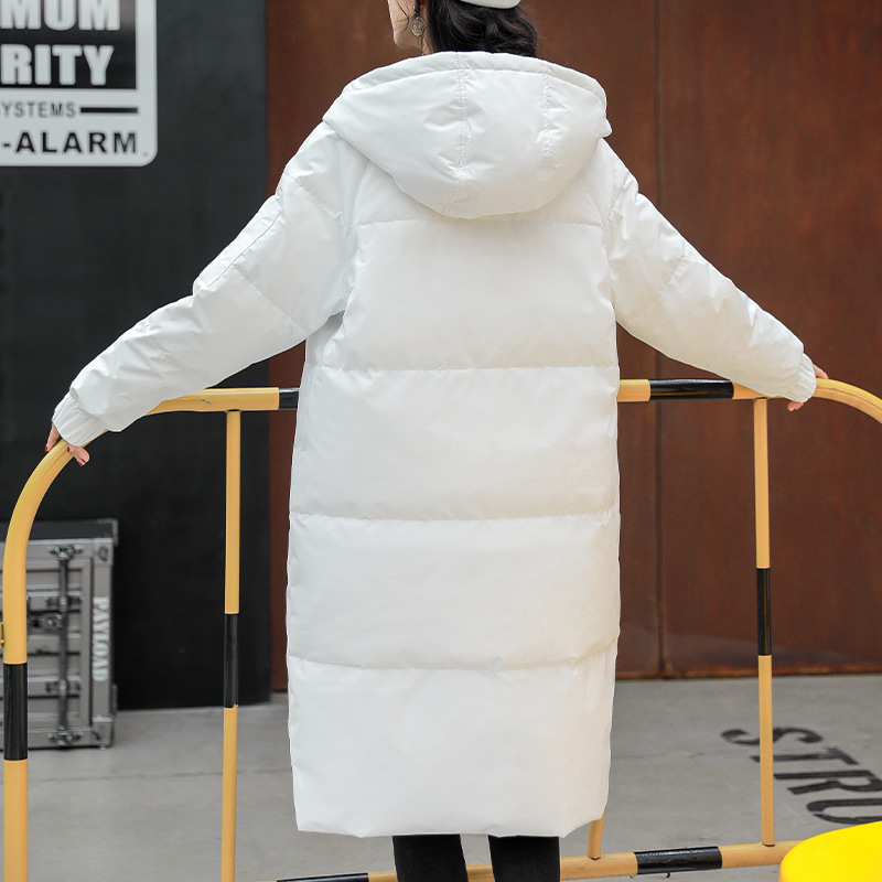 겨울 패딩 신상 기장 구스다운으로 도톰한 한판 트렌디한 여성 캐주얼 아우터입니다
