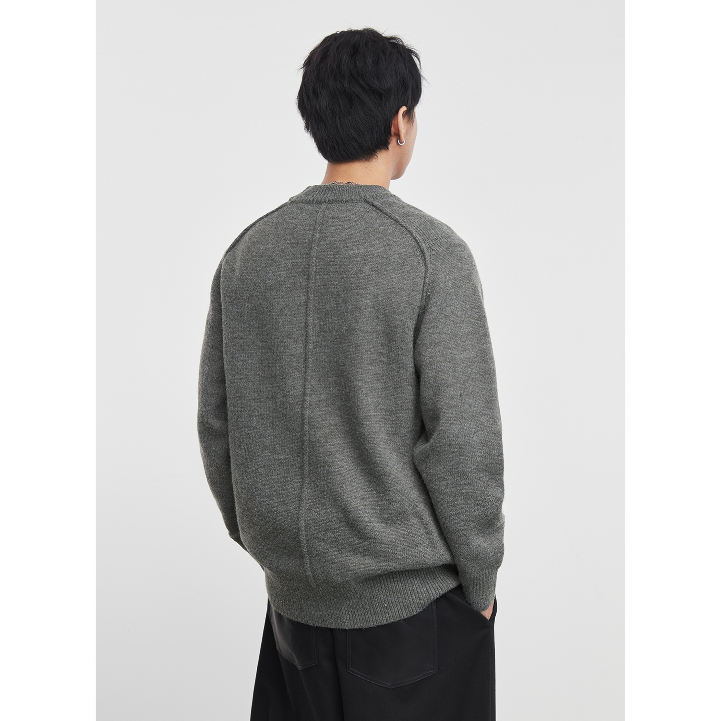 가을겨울 라운드넥 니트 남성 경숙함 한식의 루즈핏 니트 남성 보온 이너