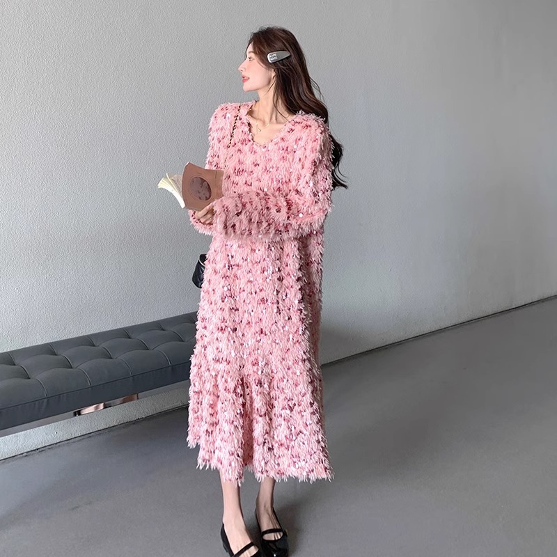 앙증맞은 원피스를 입은 여자