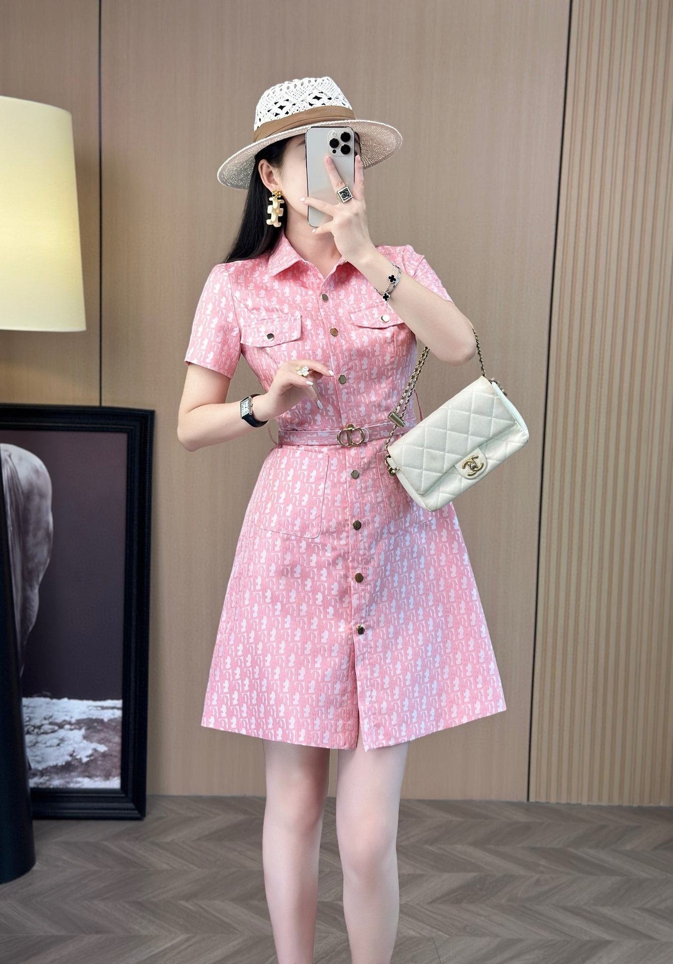 소향 고급 날씬한 레터링 프린트 반팔 원피스녀