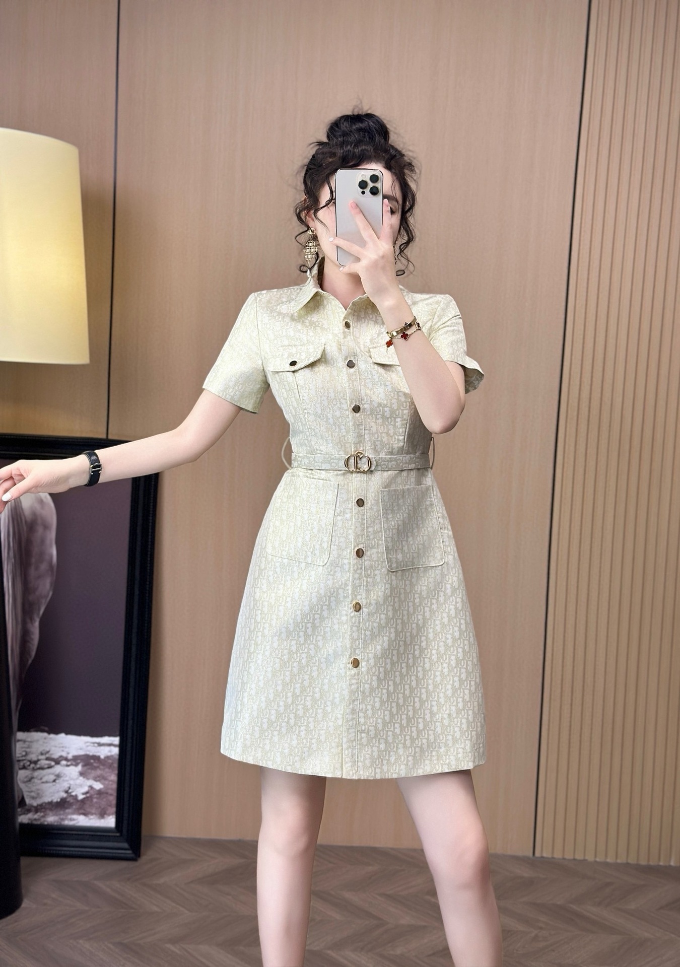 소향 고급 날씬한 레터링 프린트 반팔 원피스녀