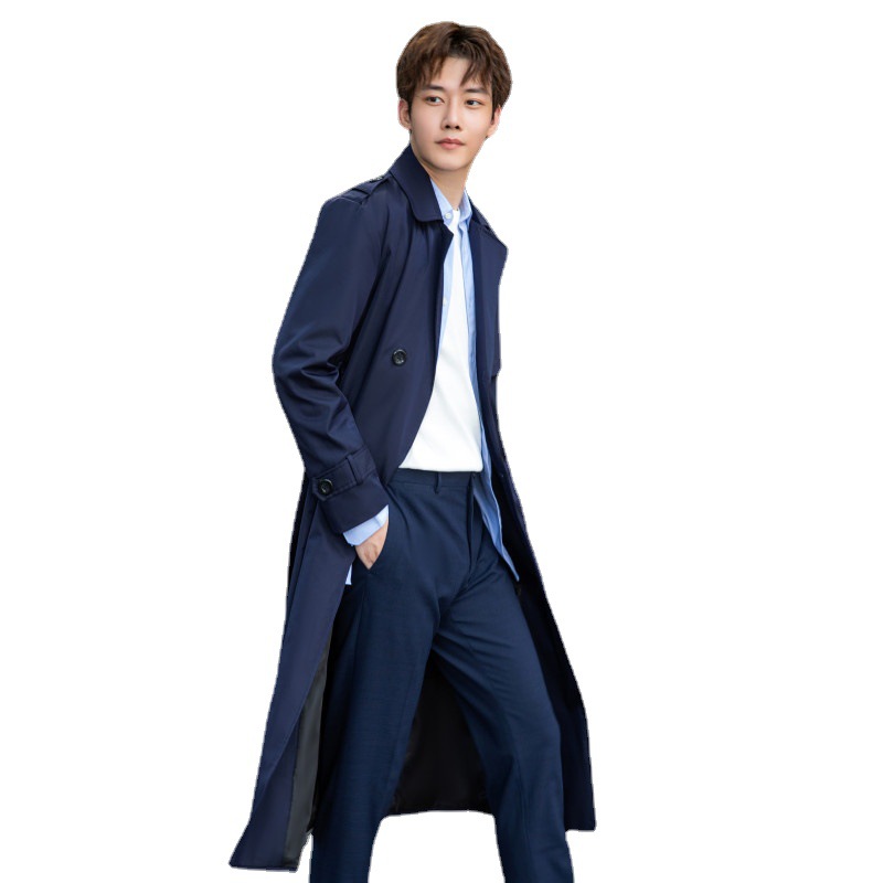 감각적인 디자인의 트렌치코트입니다. 남성용 봄 · 가을 기장으로 무릎 위로 내려오는 롱 기장의 코트입니다