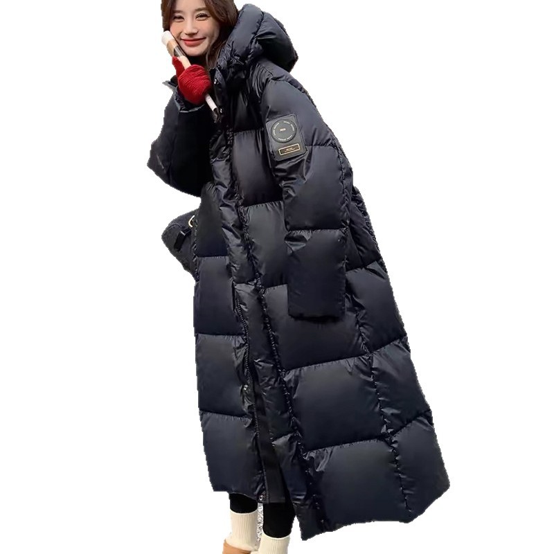 구스 다운 길이와 도톰한 남녀 패딩 아우터입니다