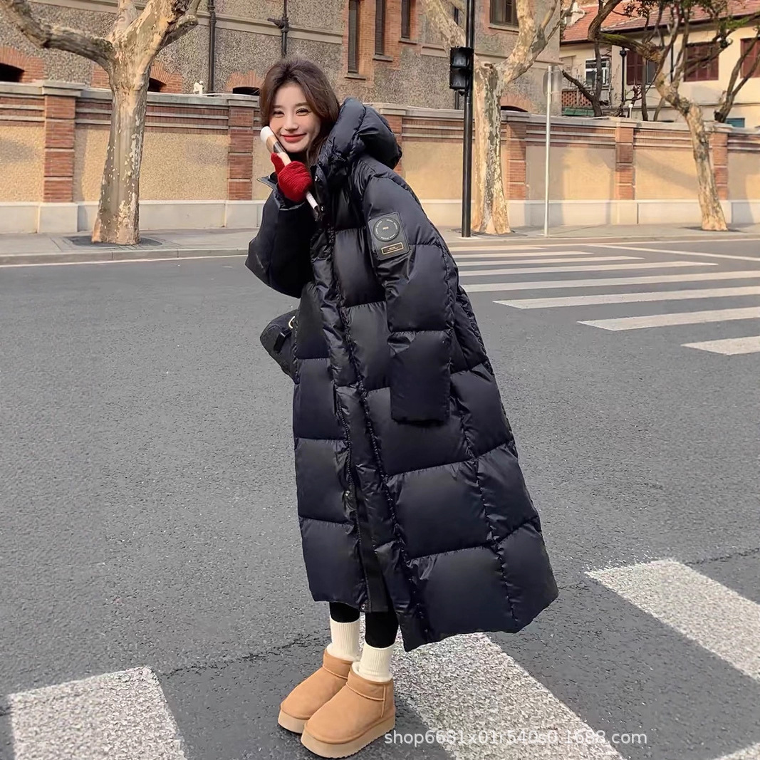 구스 다운 길이와 도톰한 남녀 패딩 아우터입니다